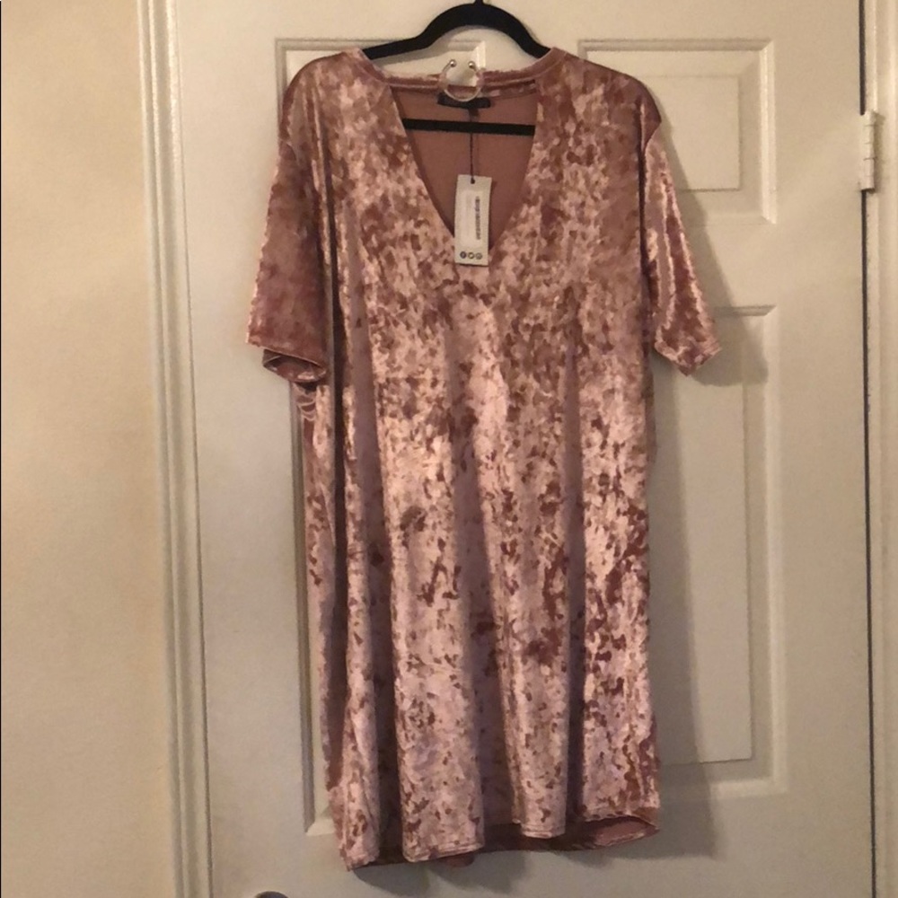 Boohoo Plus Beth Velvet Shift Dress